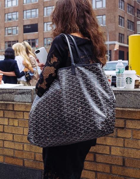 goyard st louis handle|The Ultimate Bag Guide: The Goyard Saint Louis Tote and .